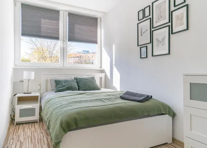 Flower Check In 24h Apartman *