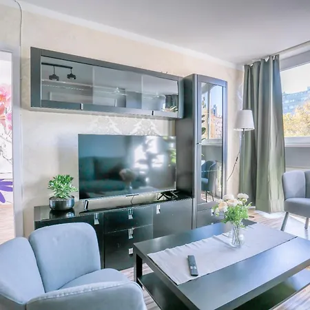 아파트 Flower Check In 24h 브로츠와프