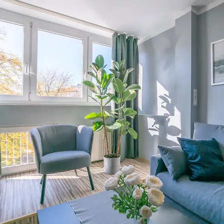 Flower Check In 24h Apartment